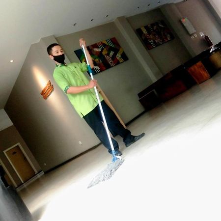 Vinotel Cirebon Buitenkant foto