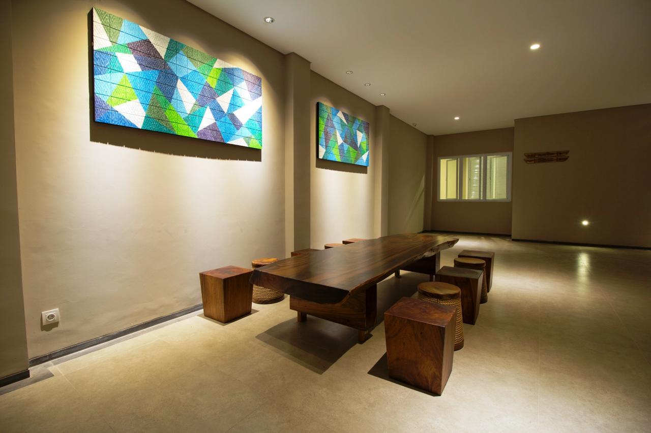 Vinotel Cirebon Buitenkant foto
