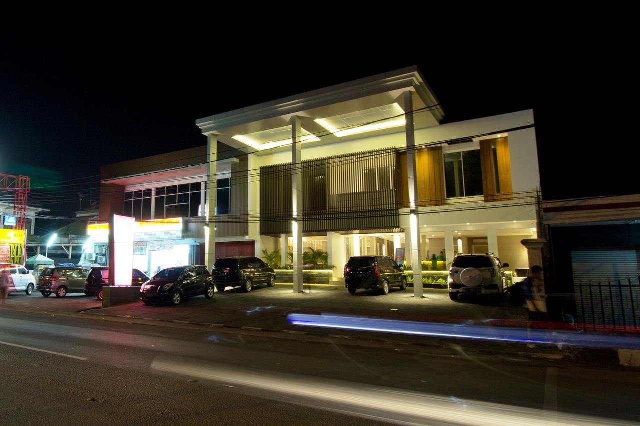 Vinotel Cirebon Buitenkant foto
