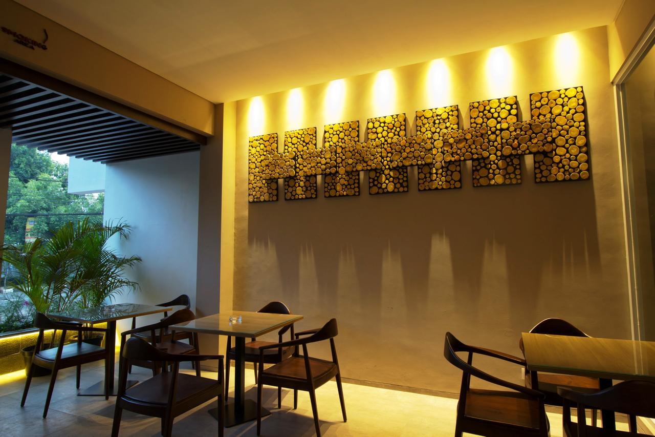 Vinotel Cirebon Buitenkant foto