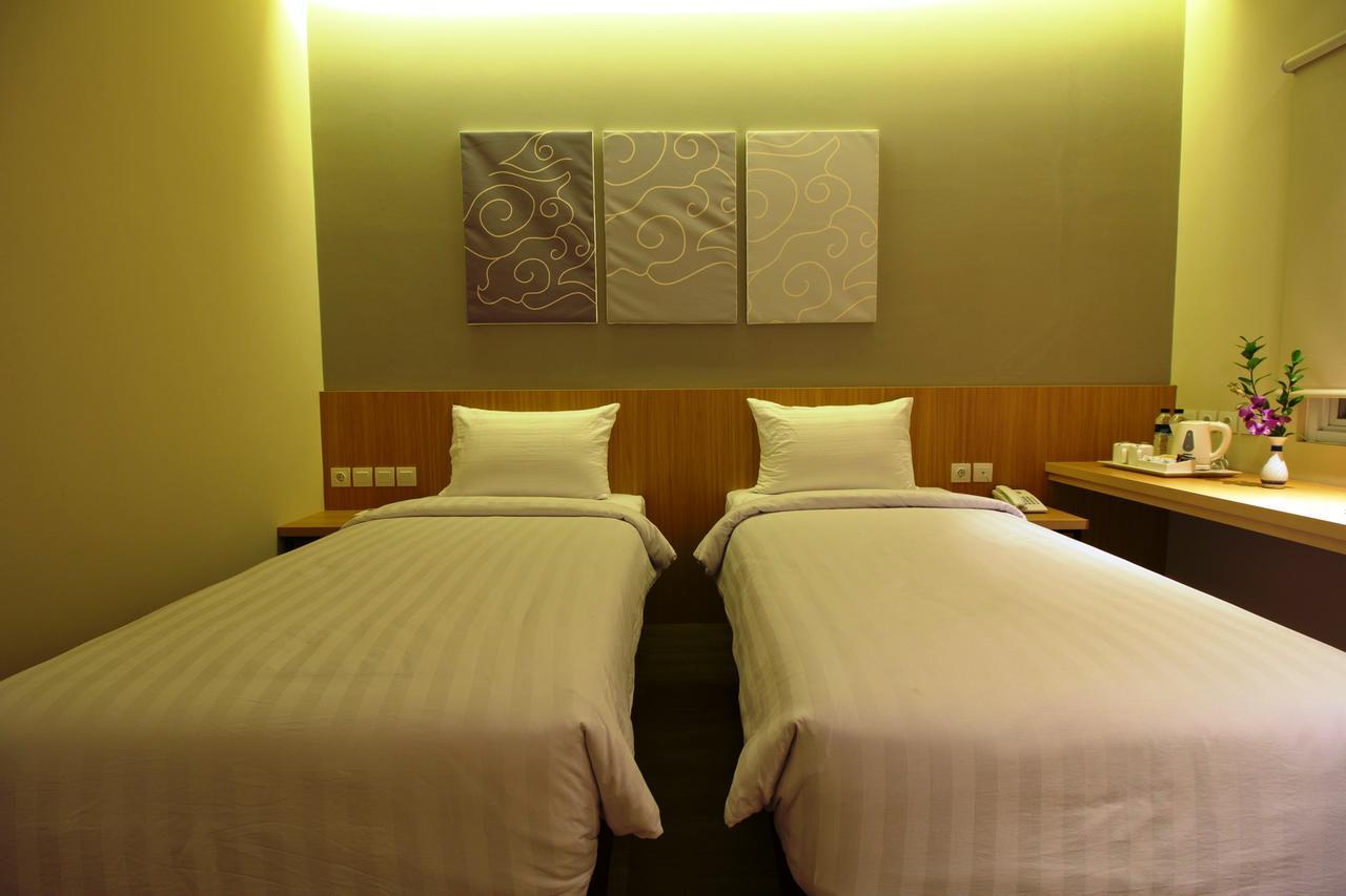 Vinotel Cirebon Buitenkant foto