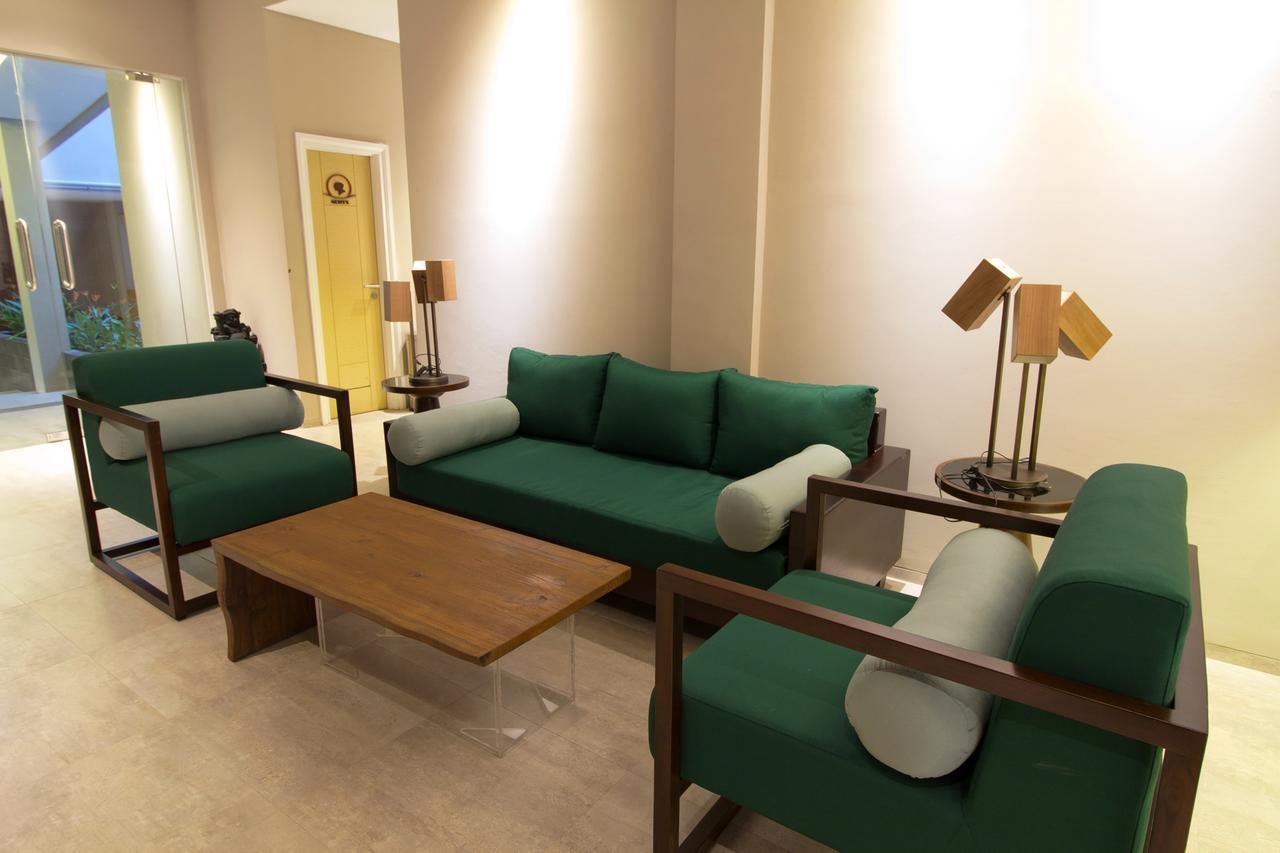 Vinotel Cirebon Buitenkant foto