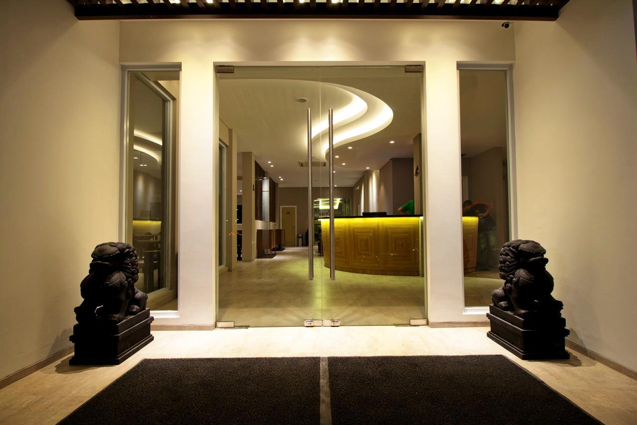 Vinotel Cirebon Buitenkant foto
