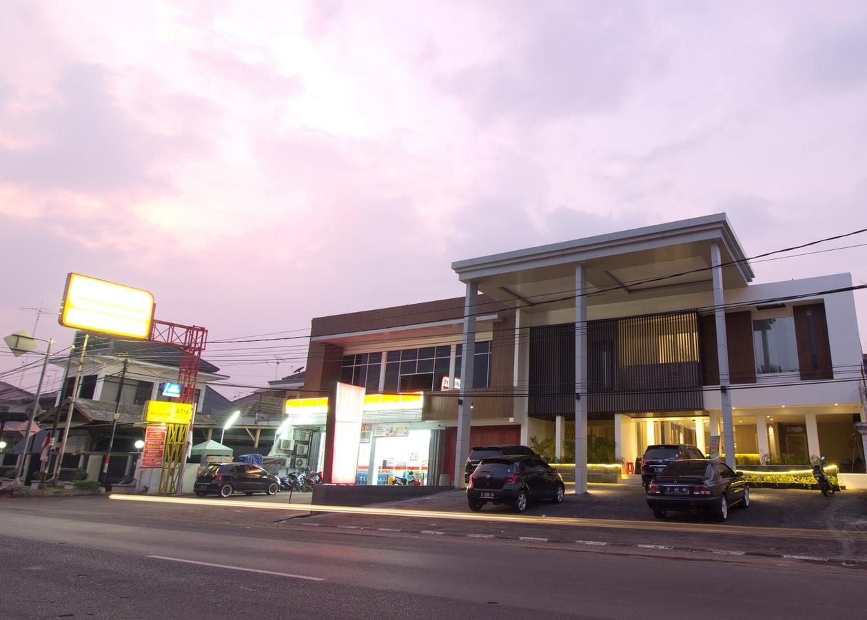 Vinotel Cirebon Buitenkant foto